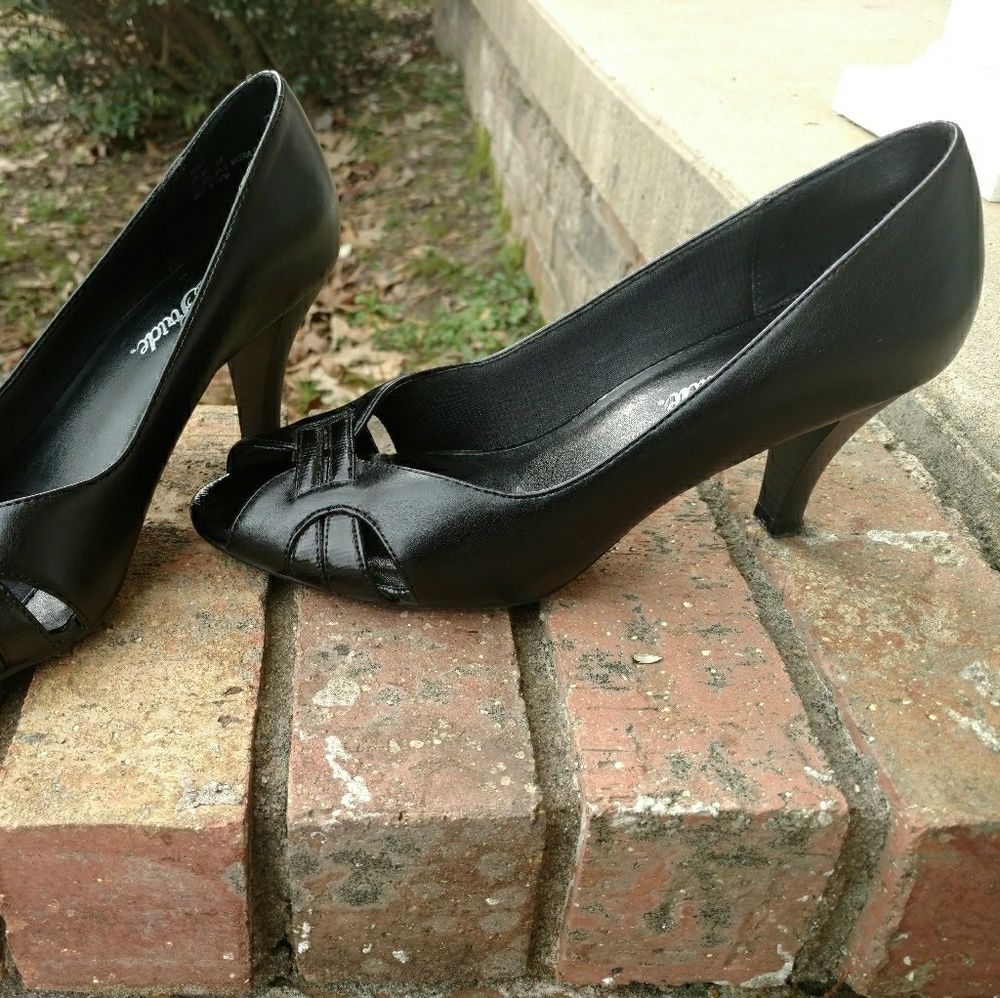 Lifestride Shout-Black Heels 8 1/2